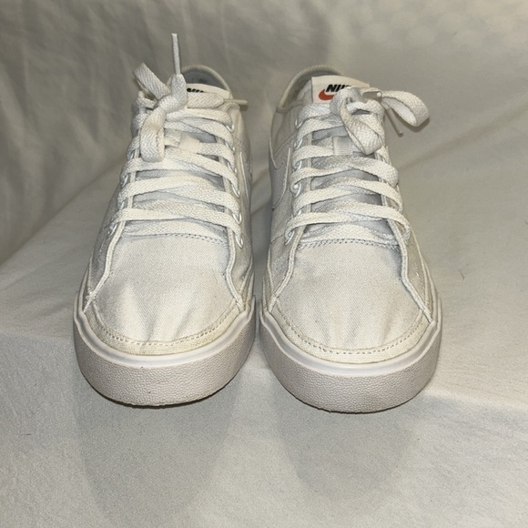 Nike Court Legacy Canvas Classic Sneakers - Picture 2 of 9